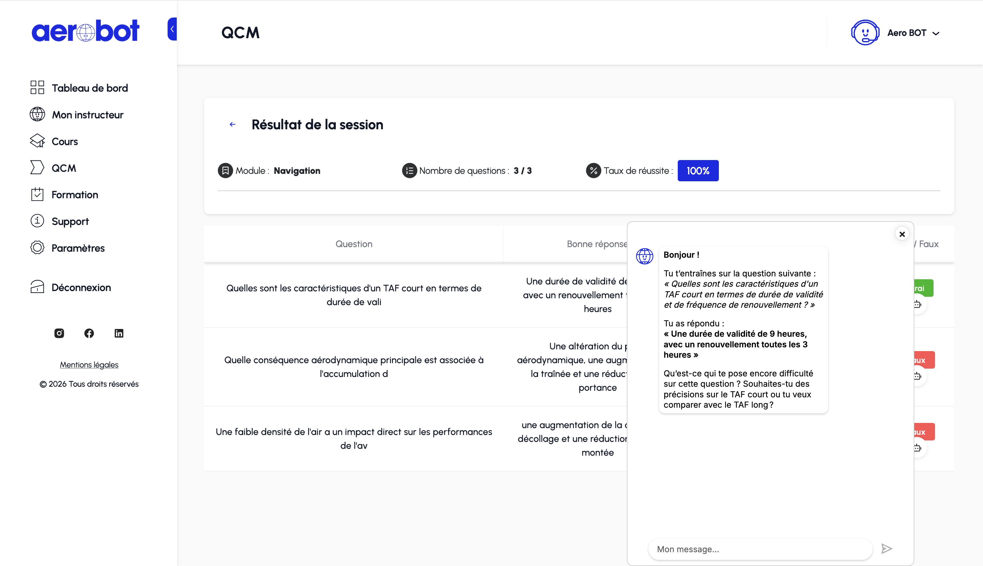 Débrief de session Aerobot avec tableau des questions et bonnes réponses, résultats et fenêtre de chat complète avec champ de saisie.
